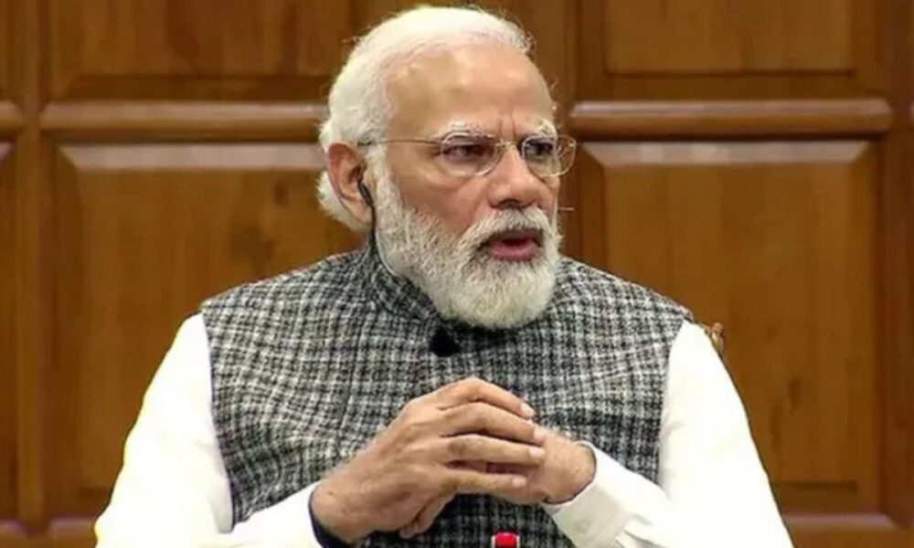 Earthquake: दिल्ली में भूकंप के झटके, पीएम मोदी और केजरीवाल ने दी जनता को चेतावनी