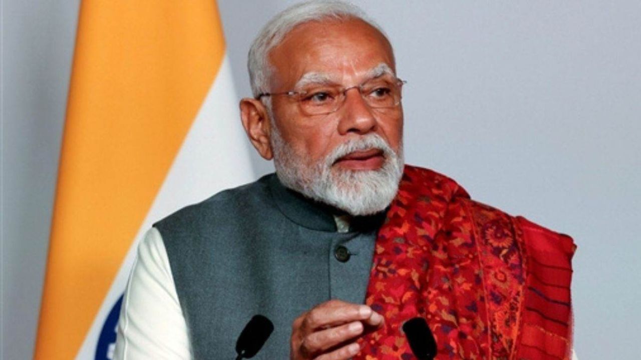 PM Narendra Modi का भारत में निवेश का आह्वान, फ्रांस यात्रा के दौरान भारतीय-फ्रांसीसी सीईओ फोरम में दिया संदेश