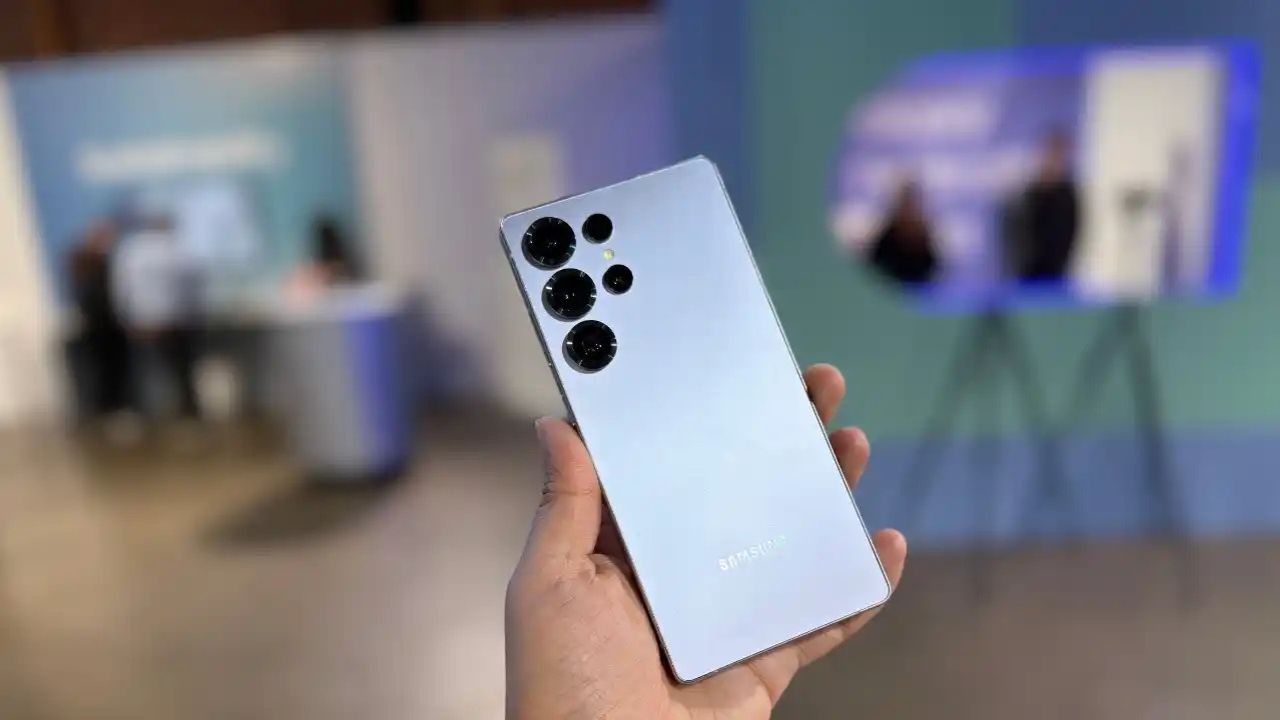 Samsung Galaxy S25 Ultra पर पहली बड़ी छूट, शानदार AI फोन 30,000 रुपये सस्ता उपलब्ध