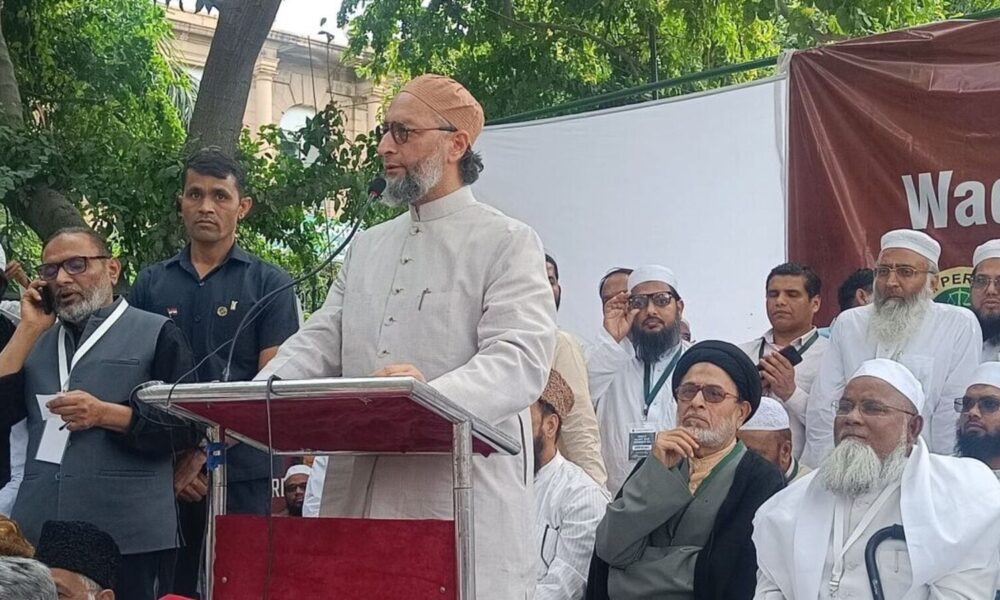 Asaduddin Owaisi slams Modi govt at AIMPLB protest: ‘Waqf Bill aims to snatch Muslim graveyards, dargahs’ | Mint