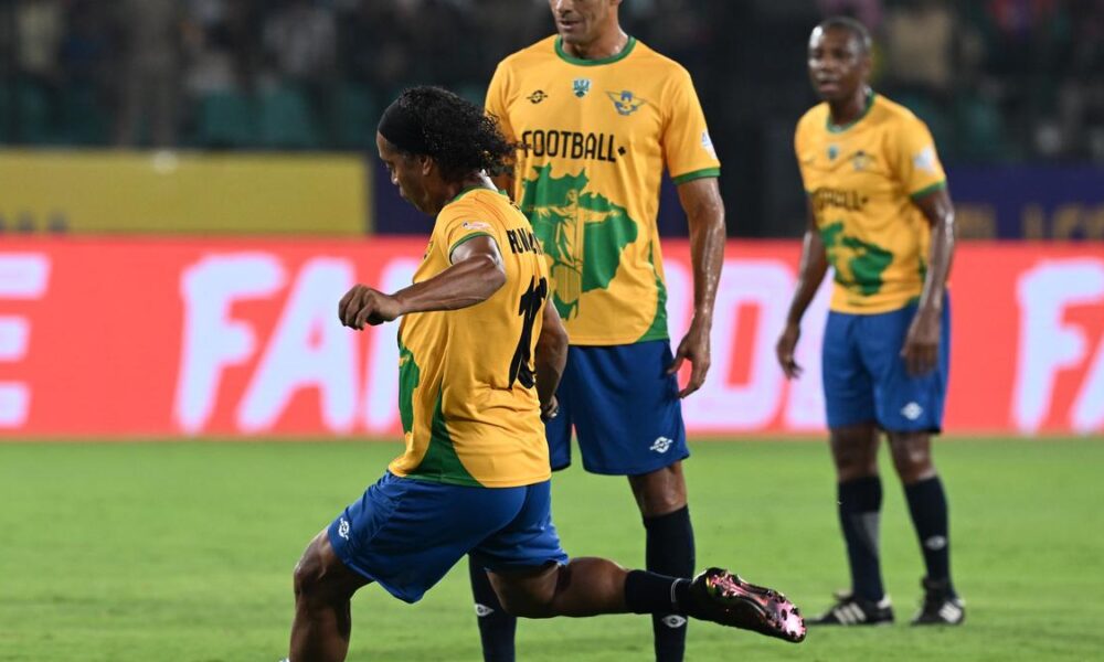 Chennai drools over Ronaldinho’s Samba magic