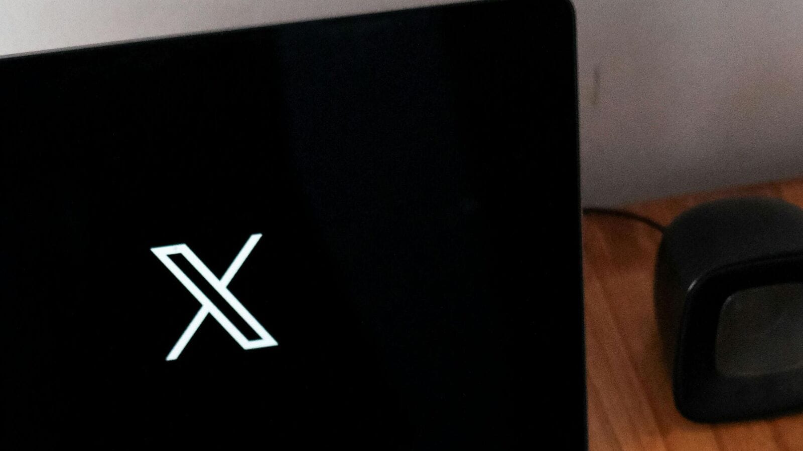 Elon Musk’s X suffers global outage again, users report problem with App, website and server connection | Mint