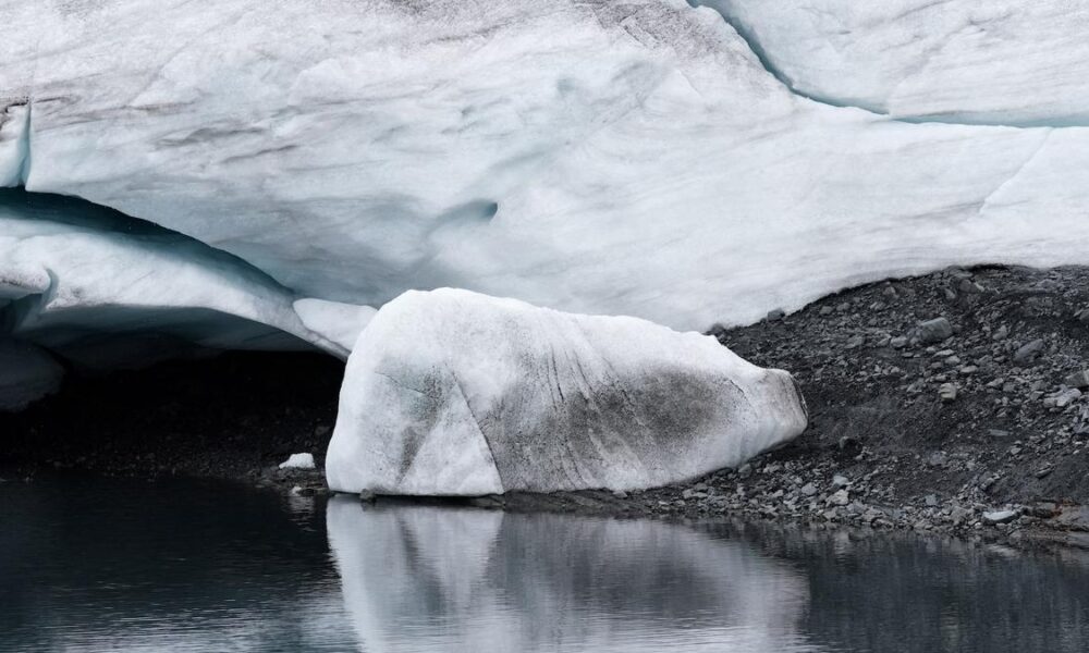 Glaciers lost 9 trillion tonnes of ice since 1975: UN