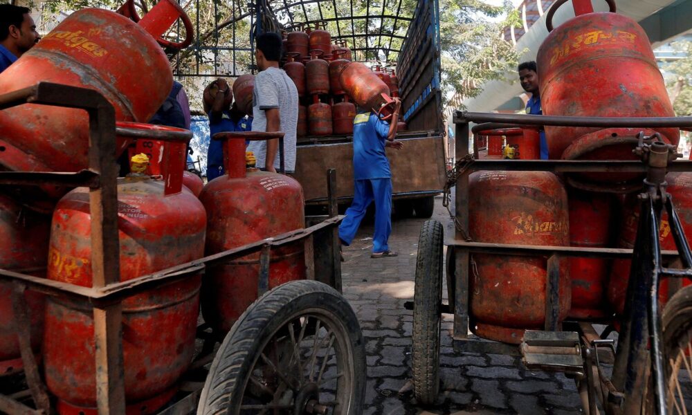 House panel stresses construction of underground LPG caverns | Mint