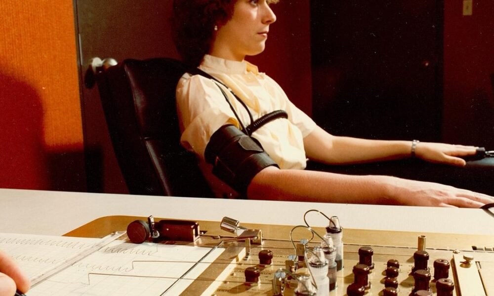 How does a lie detector work?