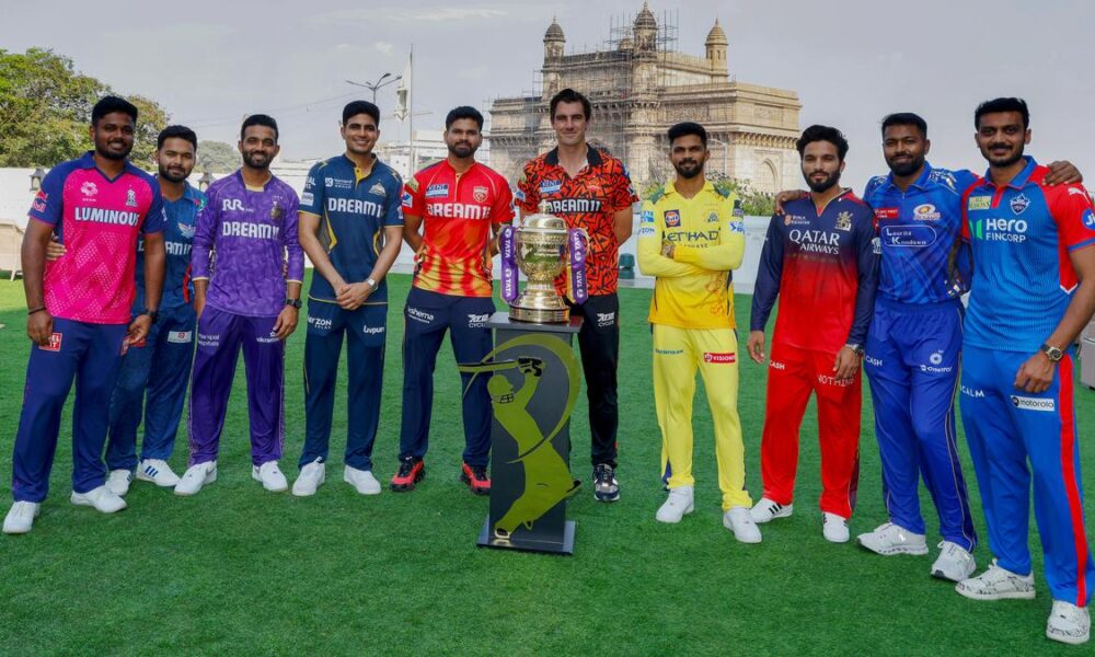 IPL introduces ball change in second innings to negate dew impact