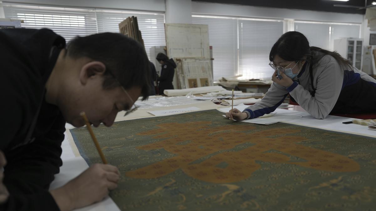 In China’s Forbidden City, a mix of science and tradition helps restore relics