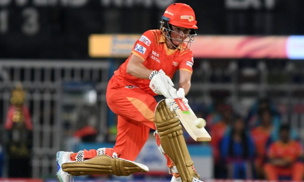 Mooney, bowlers set up emphatic win for Gujarat Giants
