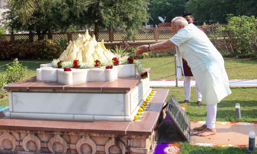 PM Modi pays floral tribute to RSS founder Keshav Baliram Hedgewar in Nagpur | Watch | Mint