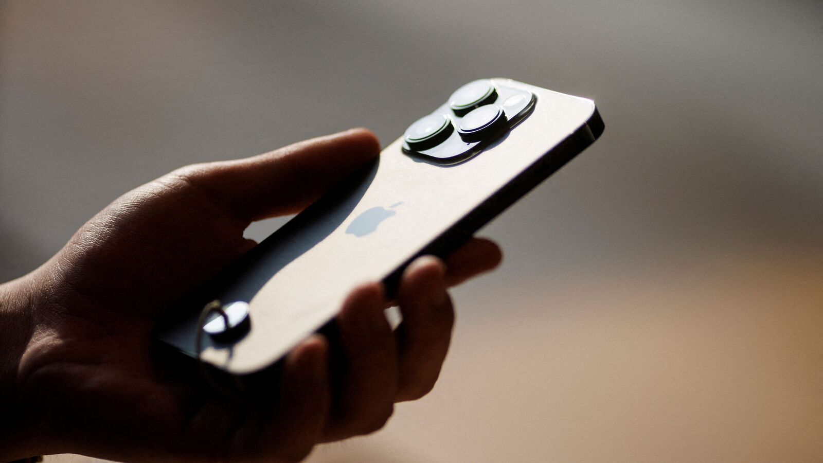 Apple could give iPhone a radical makeover for its 20th anniversary, report says | Mint