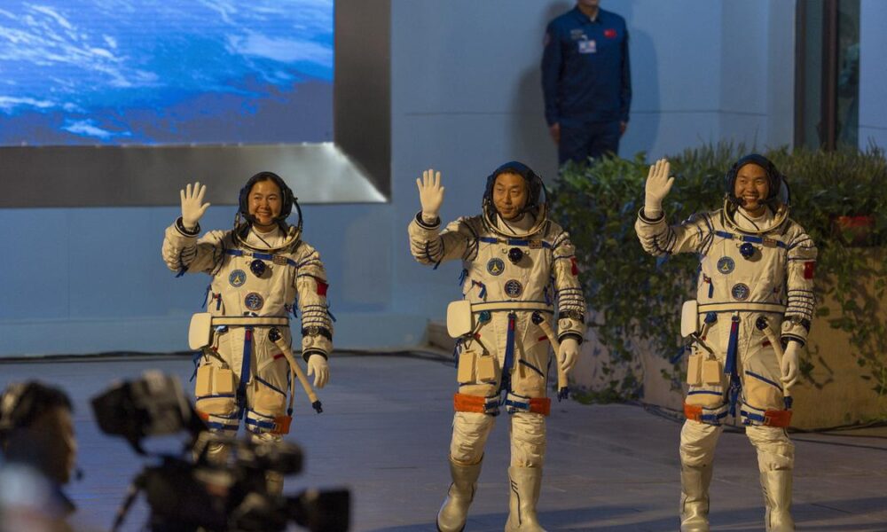 China's Shenzhou-19 astronauts return to earth