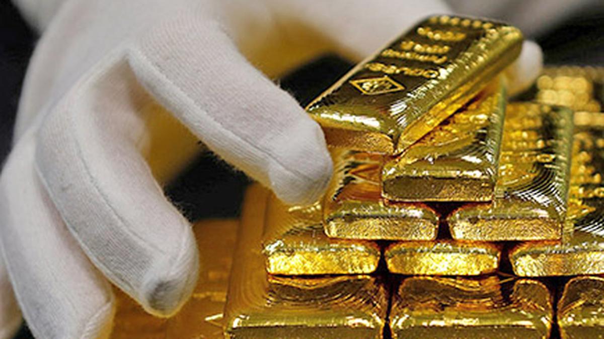 Gold futures breach ₹1 lakh-mark, surge ₹2,048/10 gram