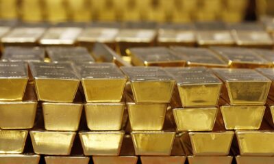 Gold futures decline on weak global cues