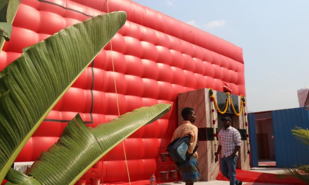 How these ‘balloon theatres’ are taking cinema to India’s small towns
