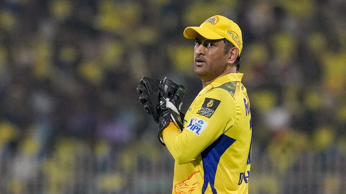 If we start looking for 60 in powerplay with our lineup, it will be very difficult for us: Dhoni