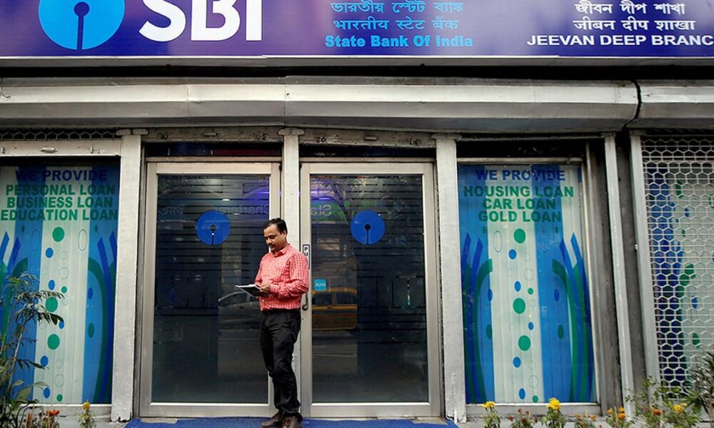 Major banks cut lending, deposit rates following RBI’s repo rate cut