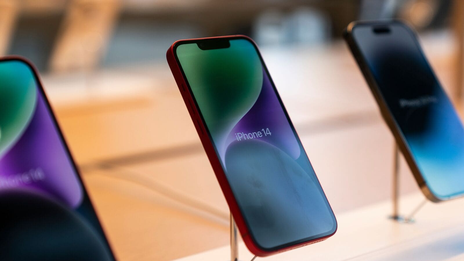 No more creases? Apple’s foldable iPhone inches closer with Samsung’s help, report | Mint