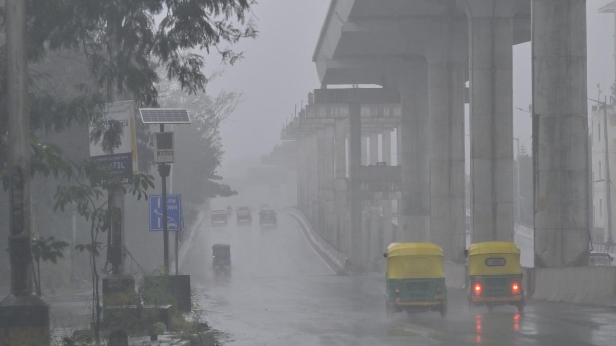 Study finds a shift in peak time of maximum rainfall