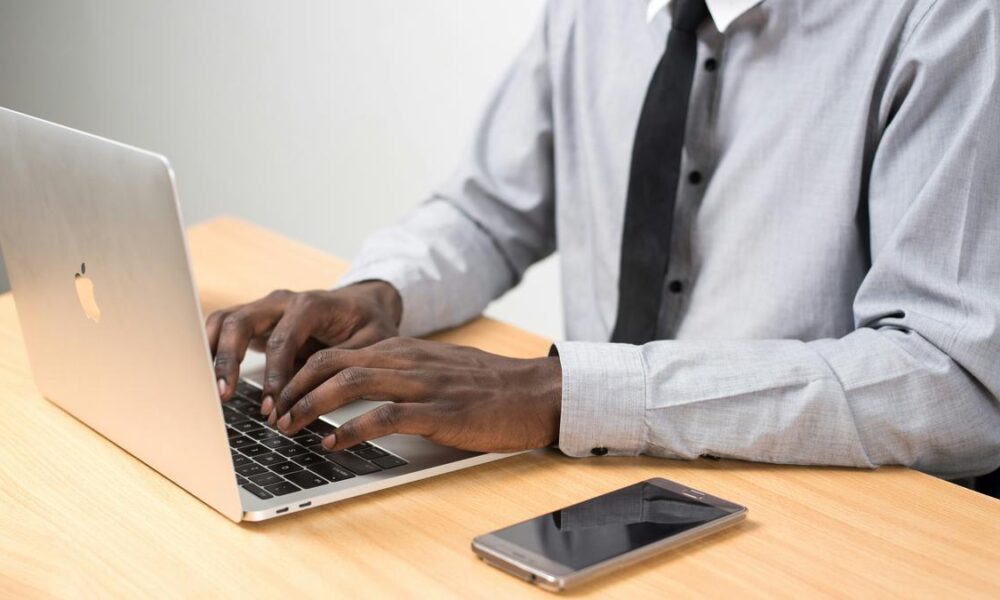 Why do we make doubling error typos when typing?