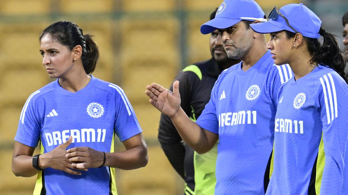 Women's Tri-series: India opt to bowl in rain-delayed opener