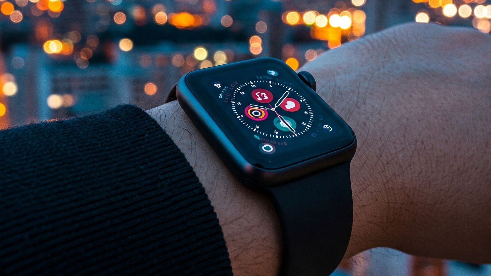 Apple Watch SOS feature saves life after sudden collapse; user says, ‘I had a 50/50 chance!’ | Mint