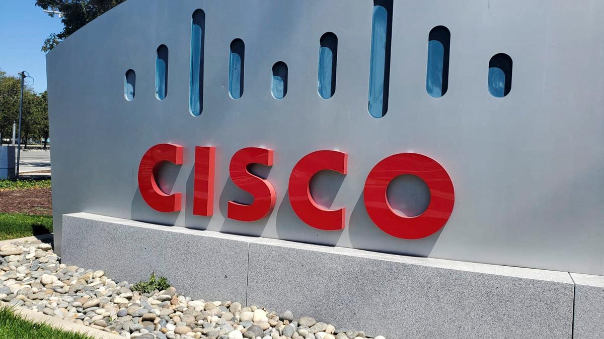 Cisco shows quantum networking chip, opens new lab 