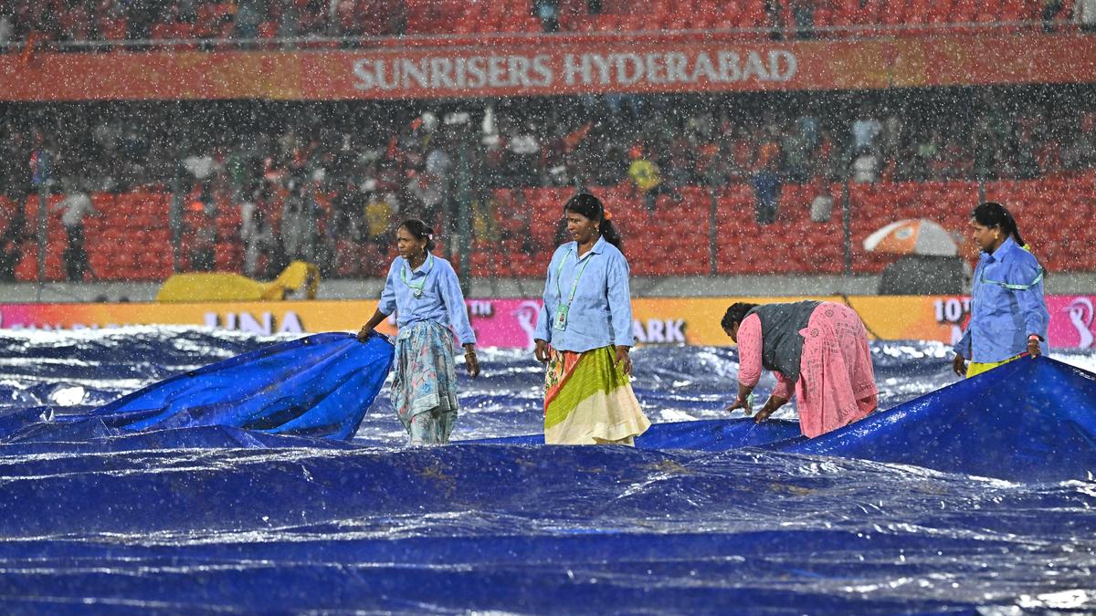 Heavy rains lash parts of Hyderabad on Monday, IPL match temporarily halted