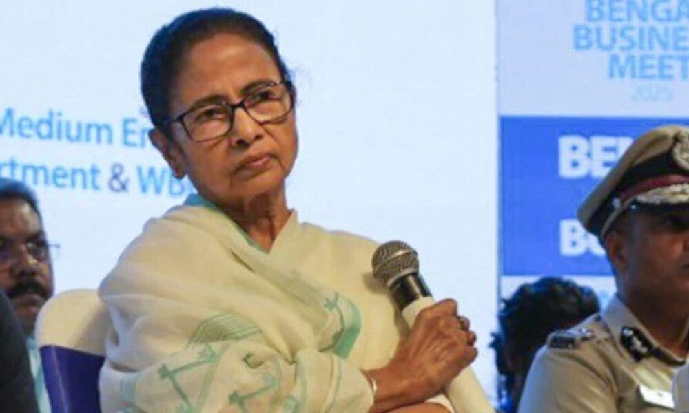 Mamata Banerjee skips NITI Aayog meeting, BJP says, ‘move to go against Centre will not benefit Bengal’ | Mint