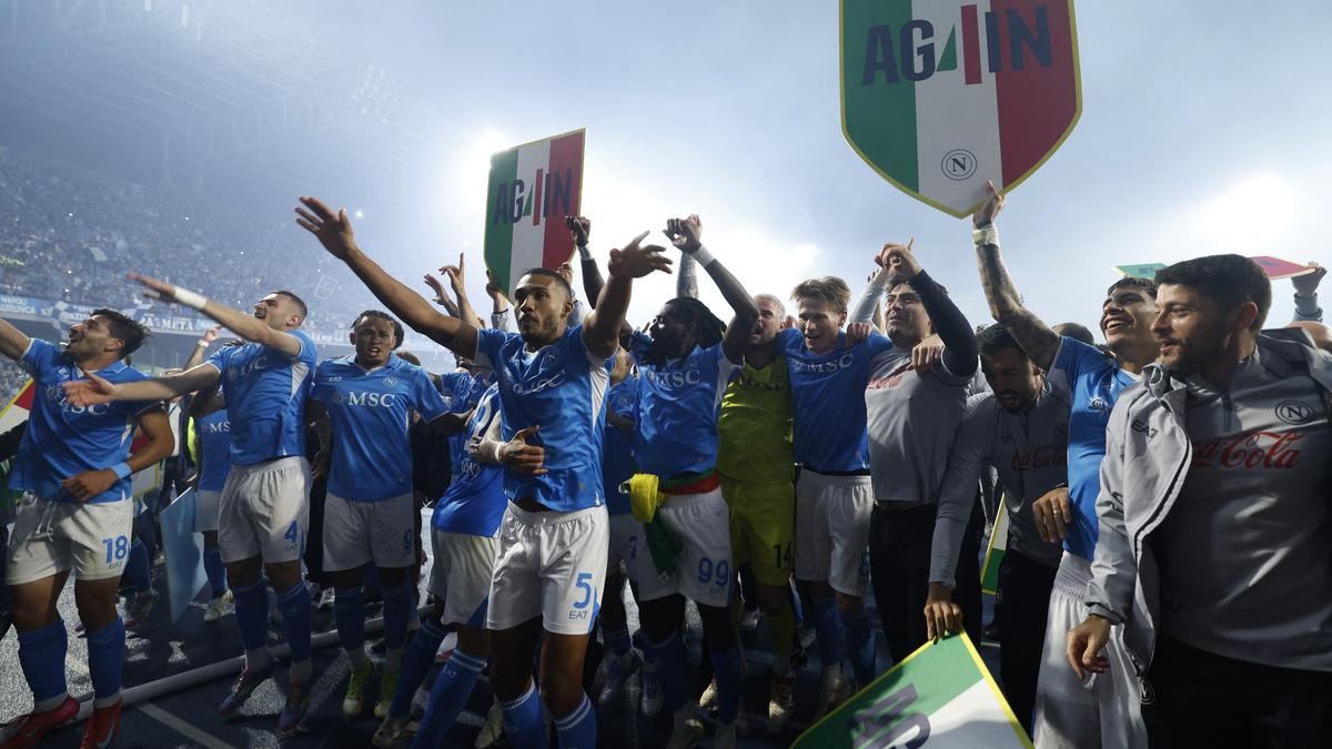 McTominay and Lukaku goals lead Napoli to Serie A title win