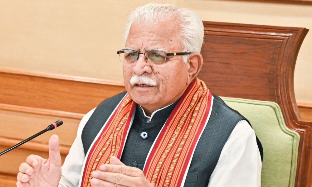 Minister calls for cargo compartments, expansion of green energy use in metro