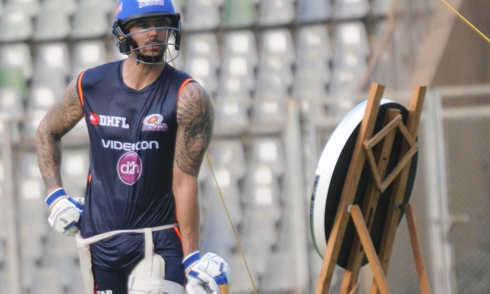 Mitchell Johnson urges overseas players to skip remainder of IPL due to safety concerns