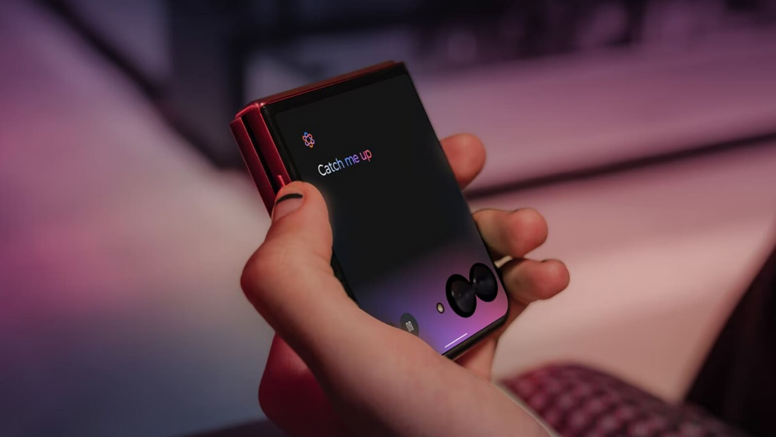 Motorola Razr 60 Ultra with Snapdragon 8 Elite processor launched in India, price starts at  ₹99,999 | Mint