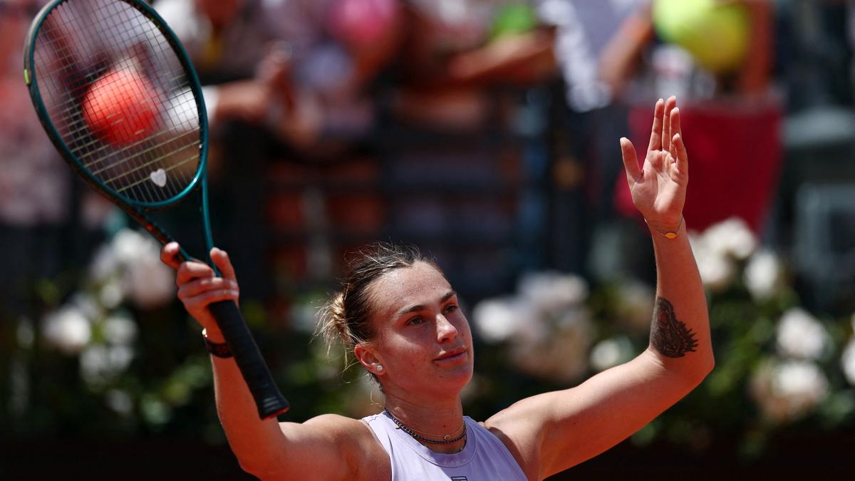 Sabalenka battles past Kenin; Alcaraz, Zverev cruise into Italian Open last 16