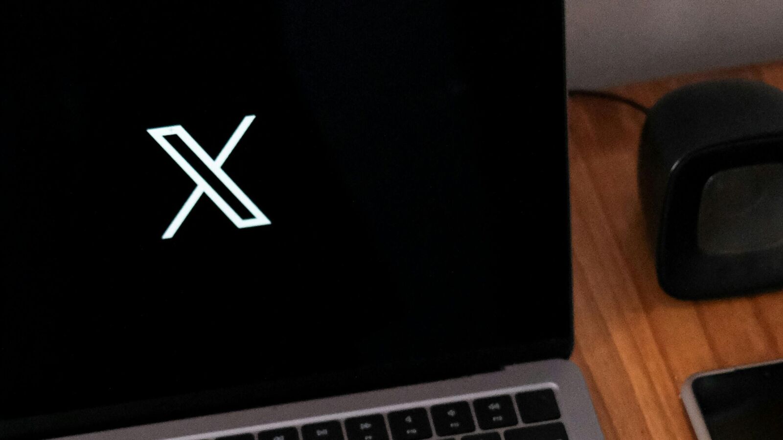 X down for second day: Elon Musk's platform suffers global outage, users report problem with App, website | Mint