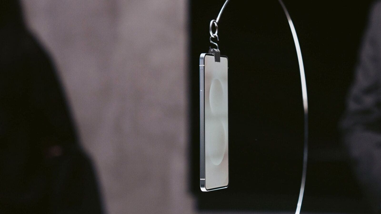 iPhone 17 Air vs Samsung Galaxy S25 Edge: The next big thing might be the thinnest device | Mint