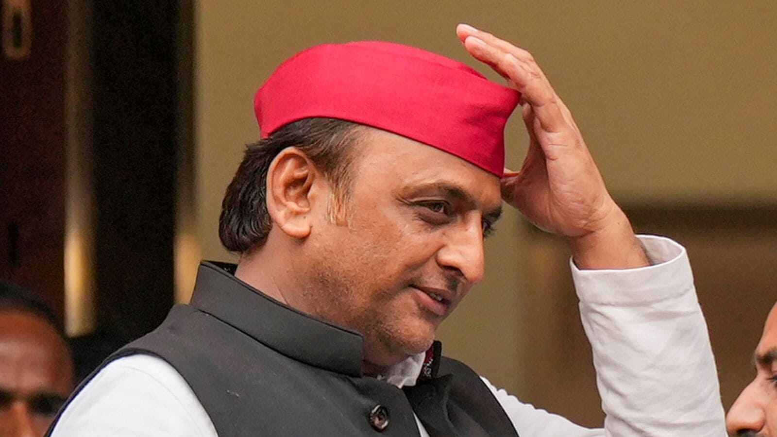 ‘Bhajpa raaj mein hasna mana hai’ : Akhilesh Yadav drops comedy bomb on World Laughter Day | Mint