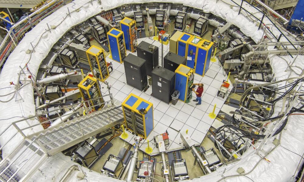 A long-running experiment finds a tiny particle is still acting weird