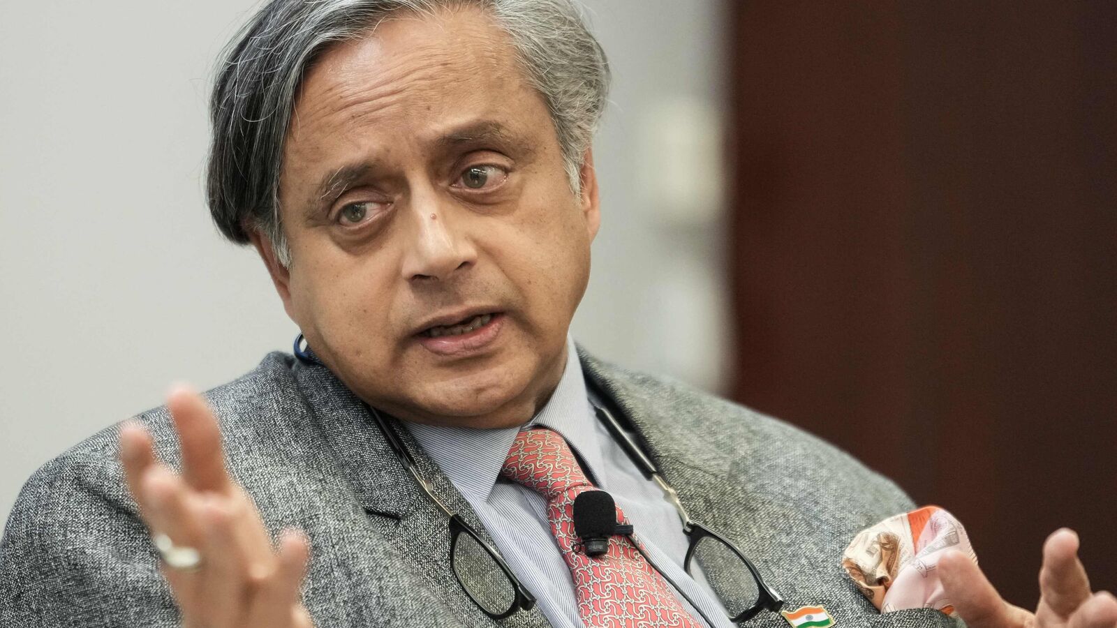 Congress' Sukhdeo Bhagat's 'arrogant' dig at Shashi Tharoor, ‘when a kite flies high...’ | Mint
