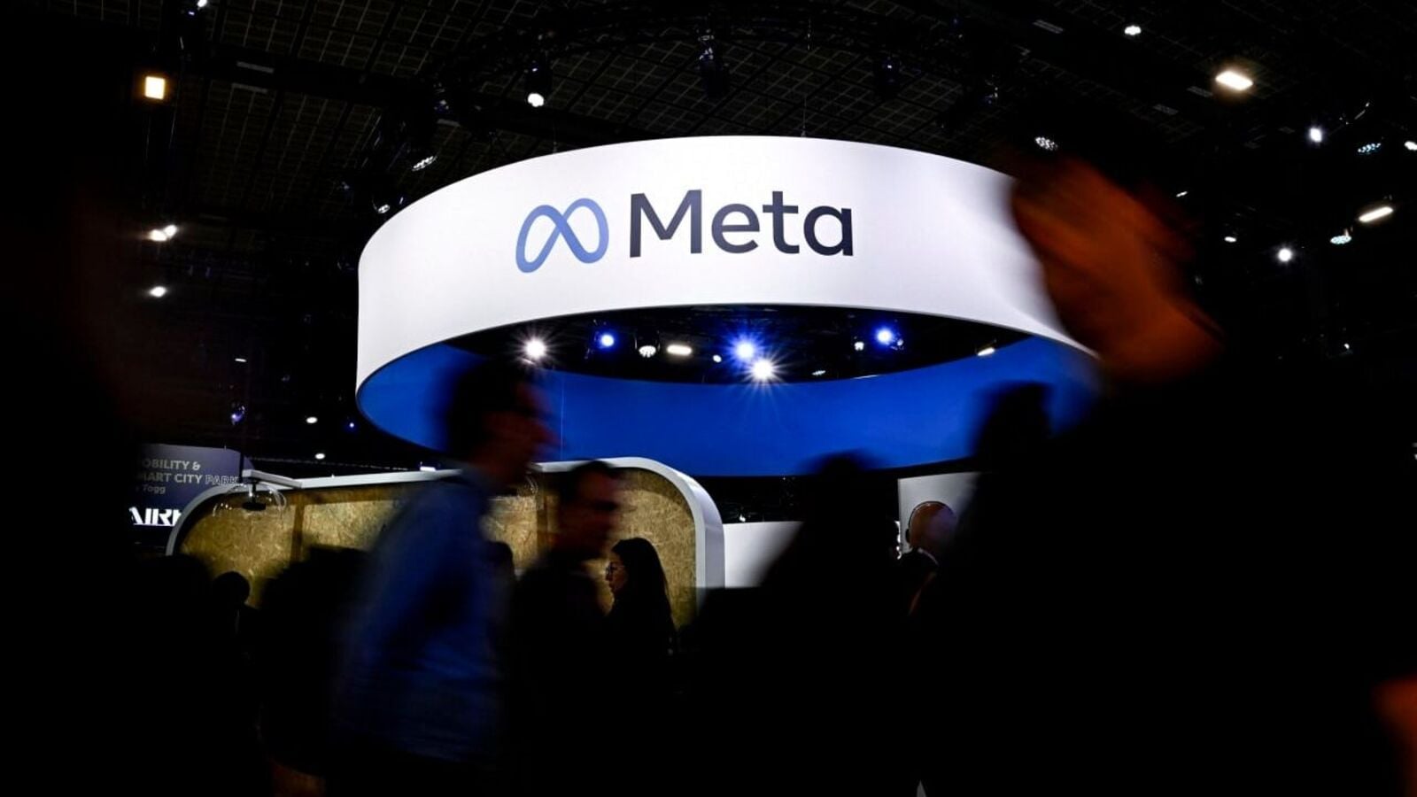 Facebook reportedly prompts users to share camera roll media with Meta AI: What it means | Mint