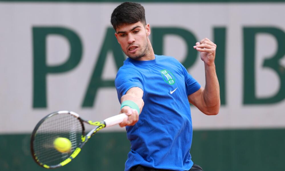 French Open: Alcaraz, Swiatek and Sabalenka in semi-final hunt