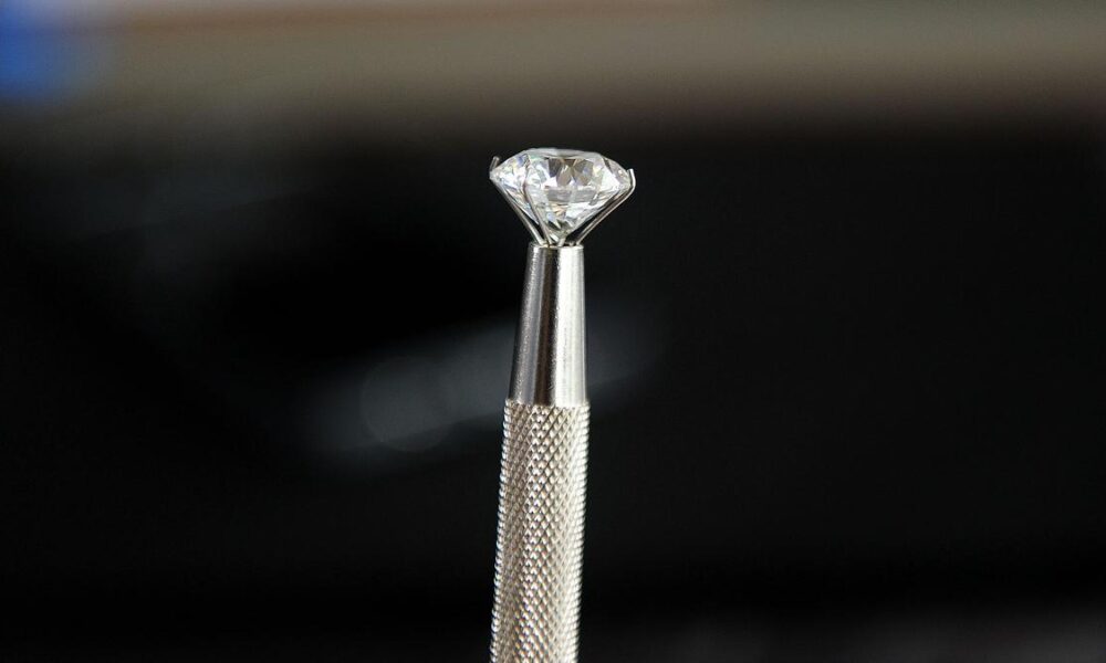 GIA not to use 4C system to grade lab-grown diamonds