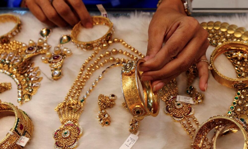 Gems, jewellery exports down 15.81% to $2,263 mn in May: GJEPC