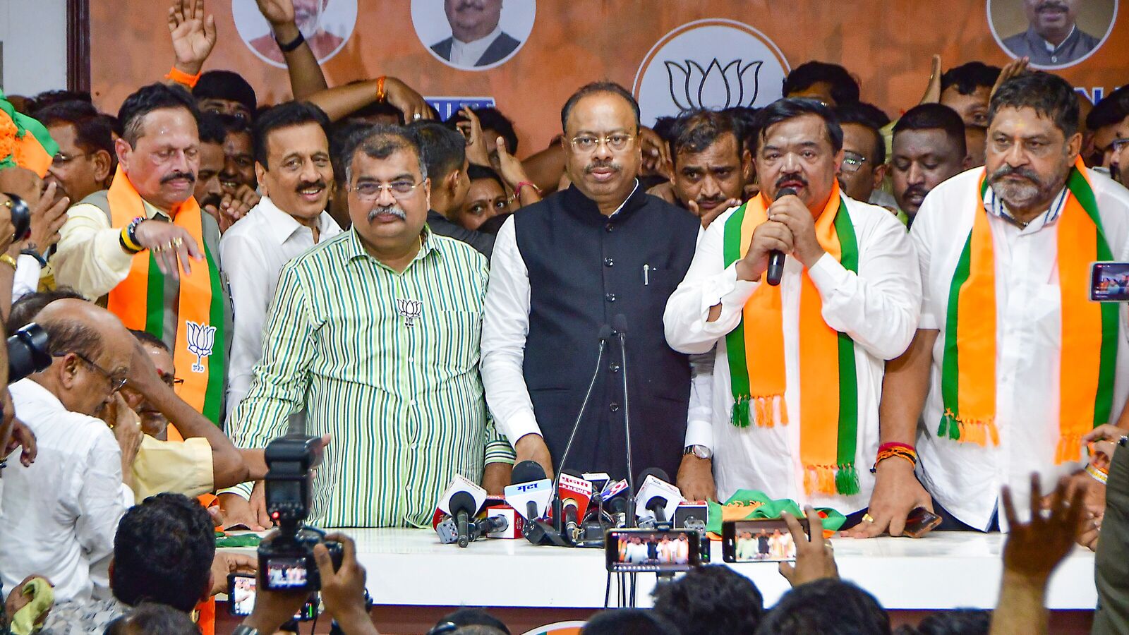 Maharashtra BJP to get new chief? Ex-minister Ravindra Chavan joins the race; CM says ‘happy he filed nomination’ | Mint