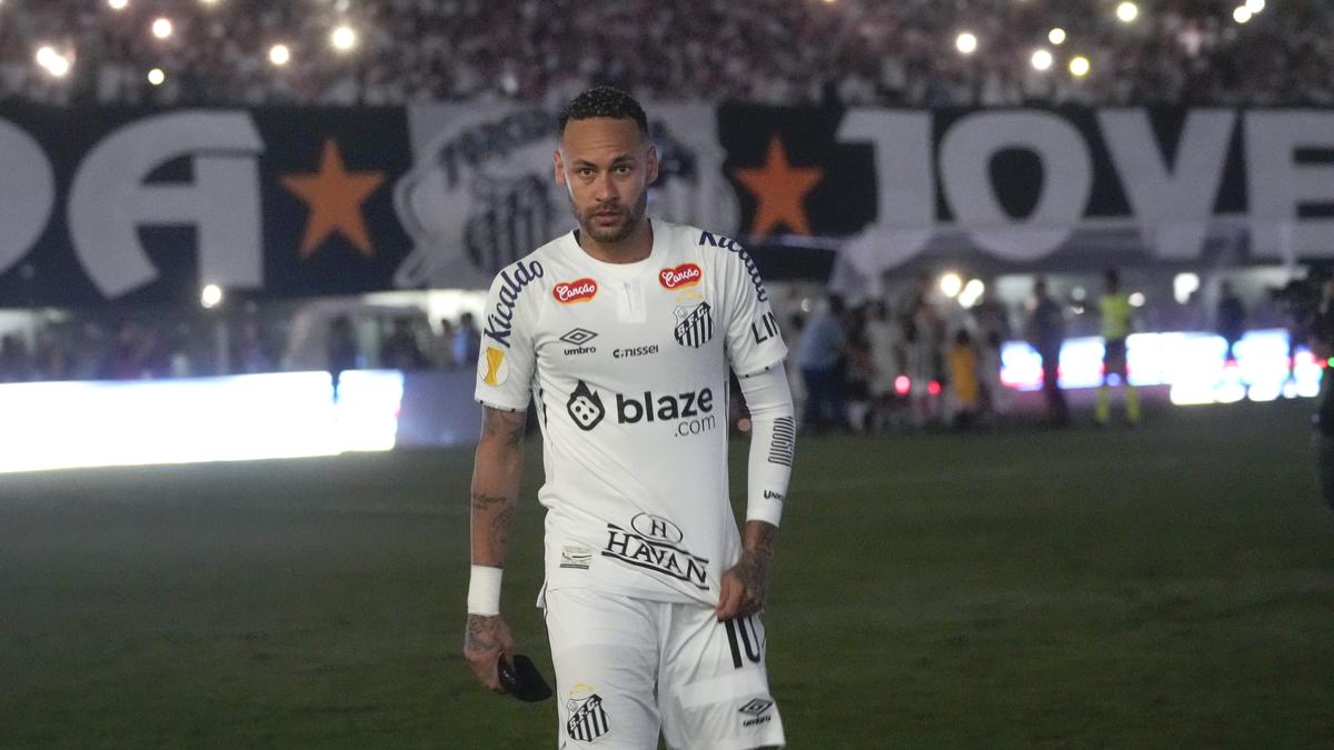 Neymar extends contract with Santos until the end of 2025