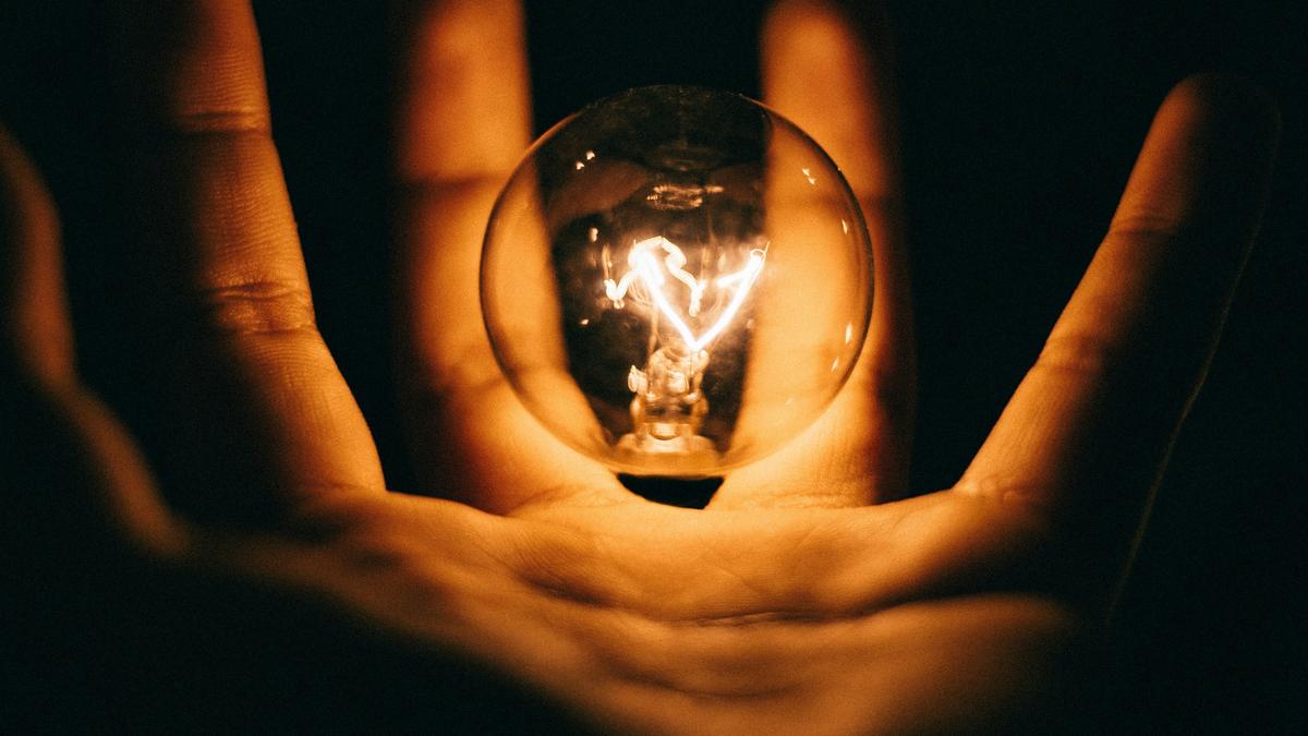 Scientists ‘freeze’ light into a supersolid using ‘quantum theatre’