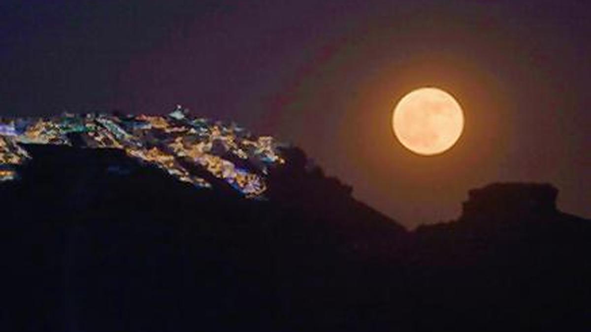 Strawberry Moon to rise this week: all you need to know about full moons
