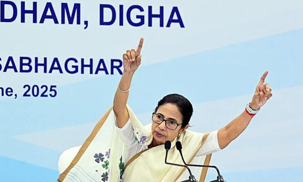 ‘They want to delete names of valid voters’: Mamata Banerjee accuses EC of trying to ‘implement NRC through backdoors’ | Mint