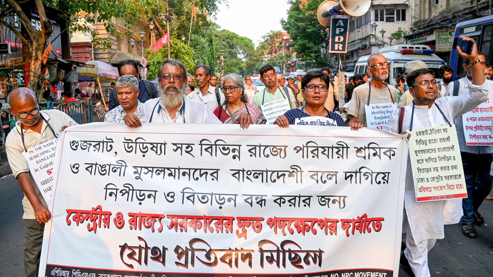 Bangla bolta hain manei Bangladeshi? The politics of language plaguing Bengalis across India | Mint