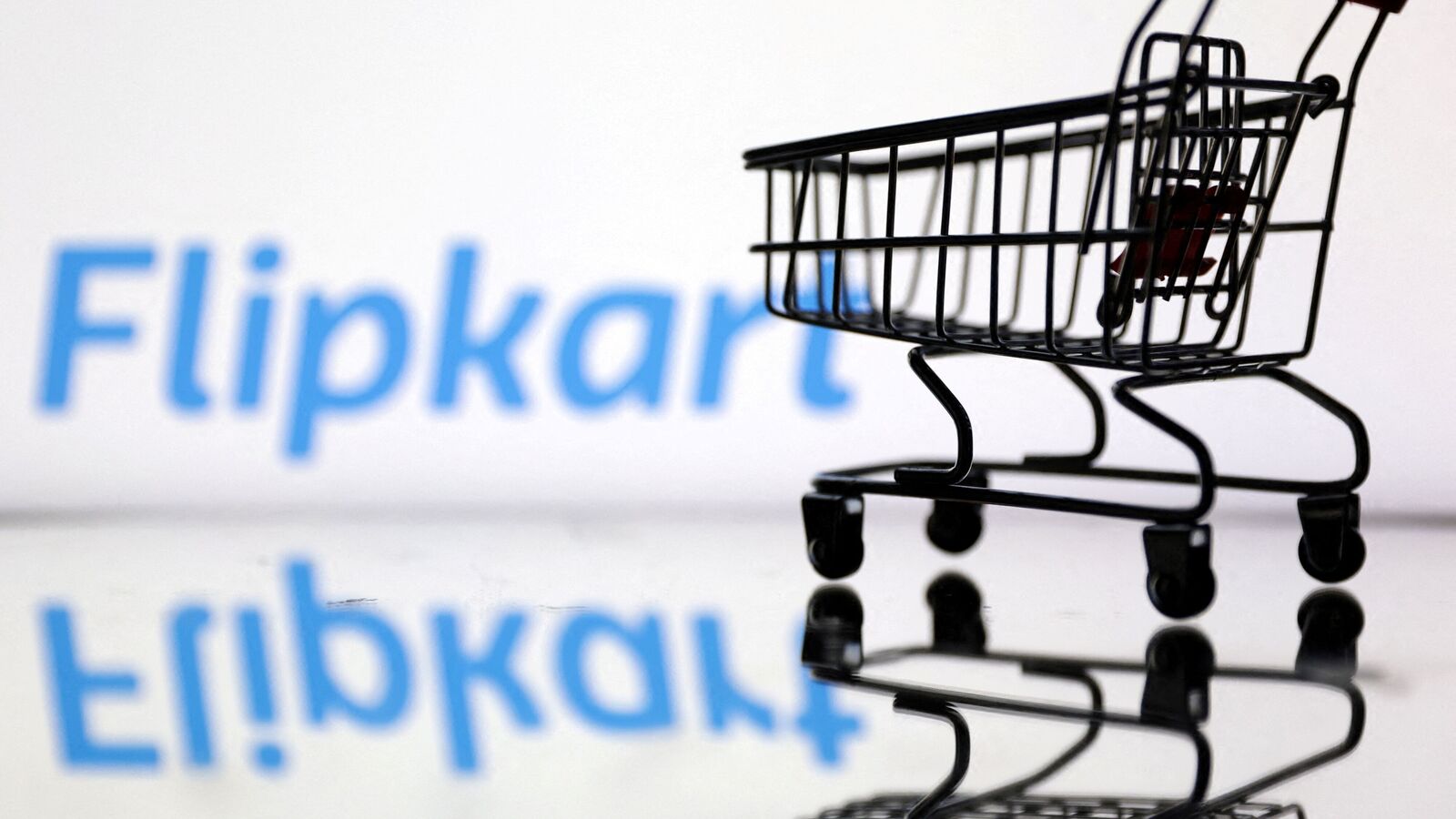 Flipkart GOAT Sale 2025: Major discounts on iPhone 16, Samsung Galaxy S24 and more | Mint