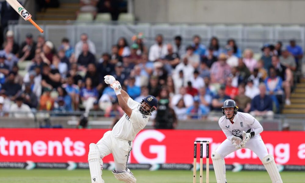 Keeping up the good work: Pant and Smith display their batting prowess